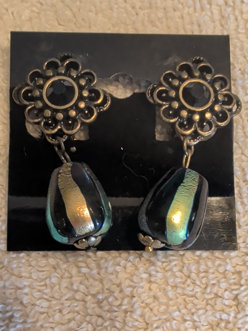 Vintage-Inspired Black and Iridescent Teardrop Dangle Earrings